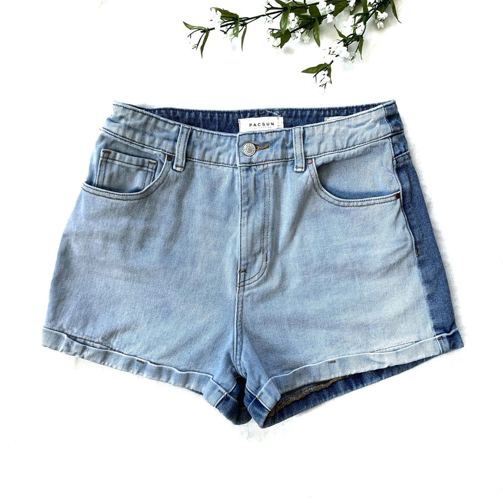 SOLD—High Waist PACSUN MOM SHORTS
